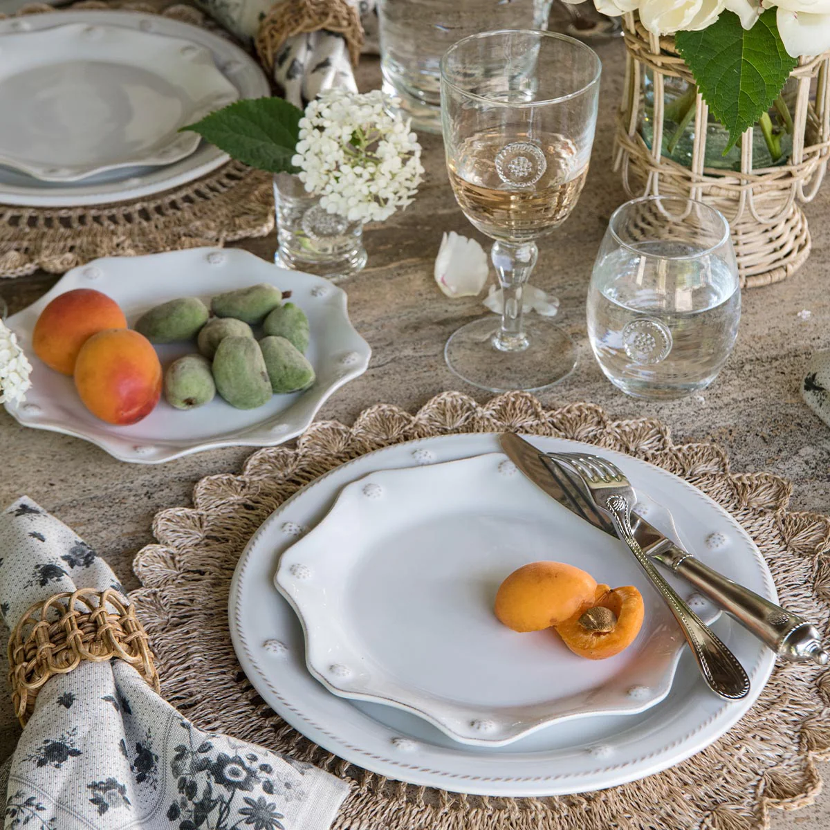 Berry & Thread Dinner Plate - Whitewash - Image 4