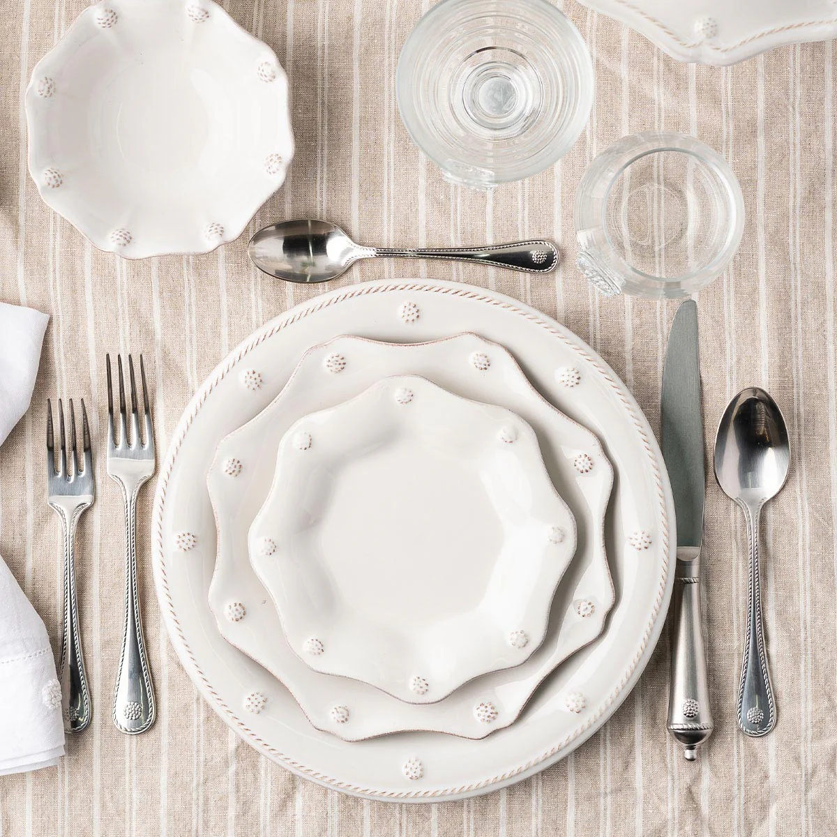 Berry & Thread Dinner Plate - Whitewash - Image 7