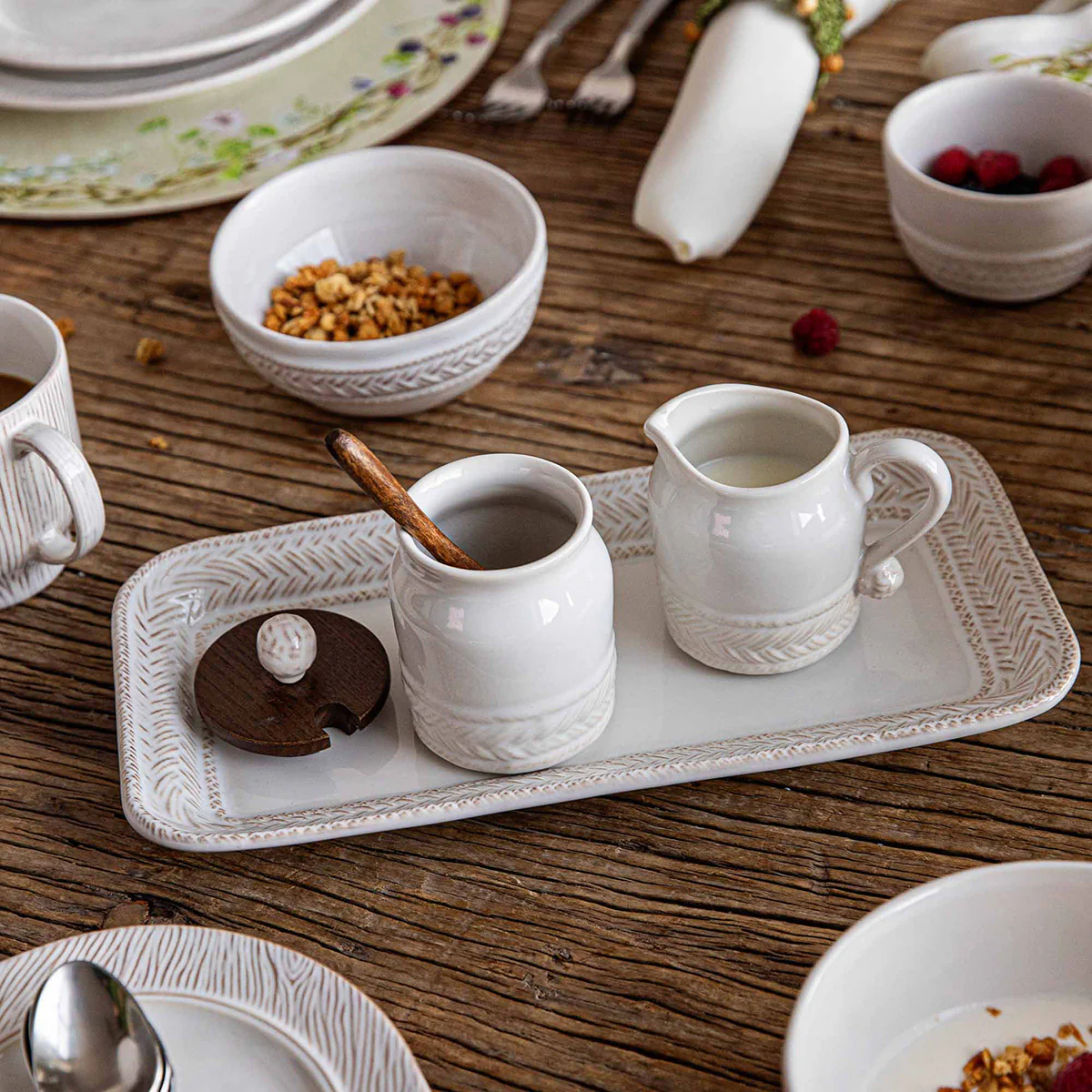 Le Panier Sugar Bowl with Wooden Lid - Whitewash - Image 3