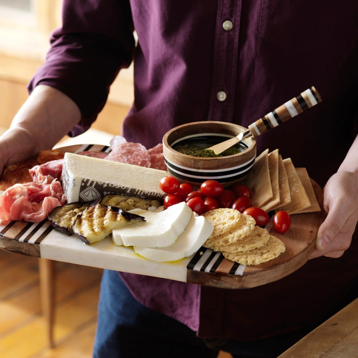 Stonewood Stripe 15" Serving Board with Spreader - Image 4